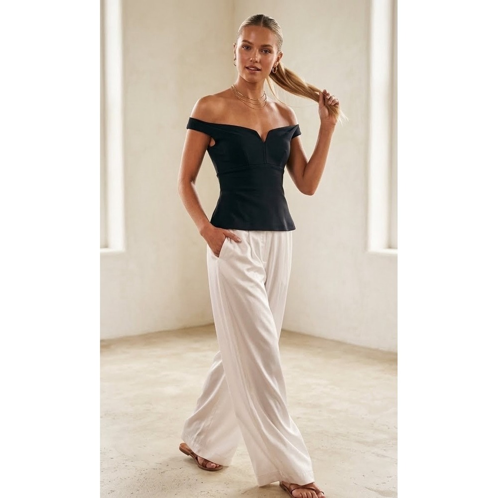 Cinq A Sept Women 8 Black Structured Going Out Off Shoulder Quality Top Zip Cute